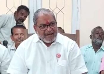 सदाभाऊंच्या टीकेला उत्तर द्यायला मी बसलो नाही, त्यांना माझे कार्यकर्ते उत्तर देतील | राजू शेट्टी