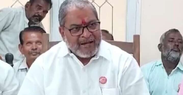 सदाभाऊंच्या टीकेला उत्तर द्यायला मी बसलो नाही, त्यांना माझे कार्यकर्ते उत्तर देतील | राजू शेट्टी