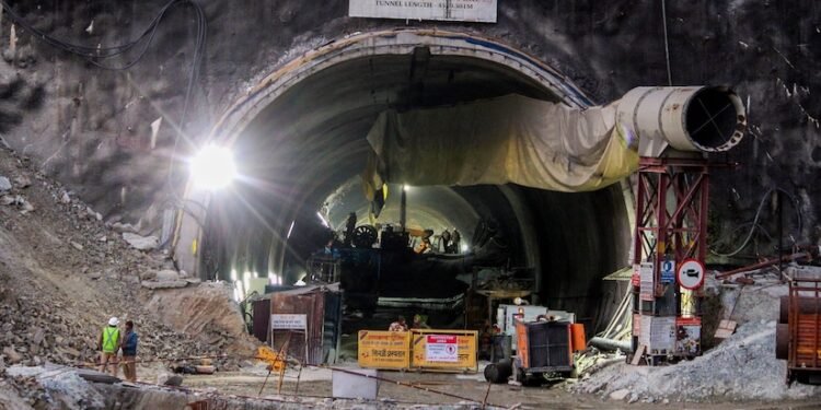 उत्तराखंड : 41 मजुरांची अजूनही सुटका नाहीच