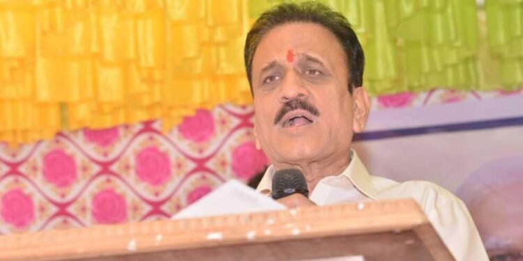 आदिवासींच्या विकासावर शासनाचा प्रामुख्याने भर – गिरीश महाजन