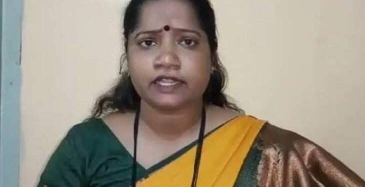 उद्धव आणि आदित्य ठाकरेंनी नावापुढे सोनिया ह्रदयसम्राट, शरद हृदयसम्राट या उपाध्या लावाव्यात | ज्योती वाघमारे