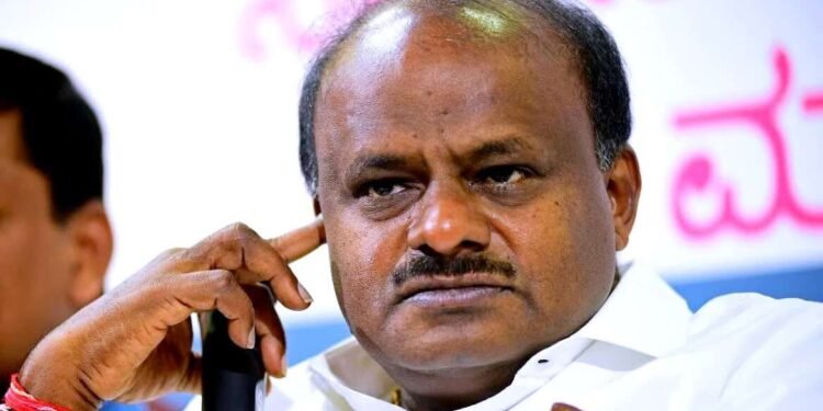 कर्नाटक : माजी मुख्यमंत्र्यांवर वीज चोरीचा आरोप