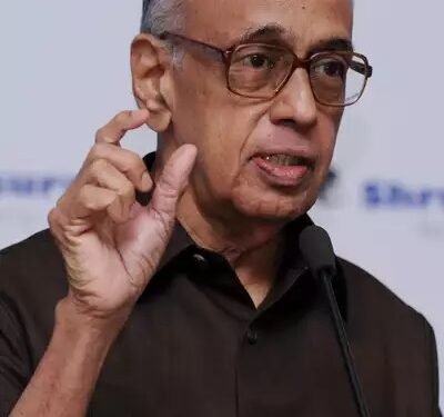 ‘दानवीर’ कोट्याधीश! कर्मचाऱ्यांमध्ये दिली ६२०० कोटींची संपत्ती, स्वत:कडे मोबाइलही नाही