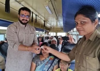 आता अमोल कोल्हे यांचा एक व्हिडिओ सोशल मीडियावर व्हायरल होत आहे.