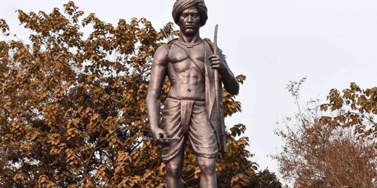 पंतप्रधानांची बिरसा मुंडांना श्रद्धांजली