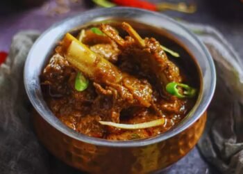 तुम्ही मटण खाऊन आलात म्हणून भारत मॅच हरला, लोखंडी रॉडने भावाची हत्या, वडिलांना जबर मारहाण