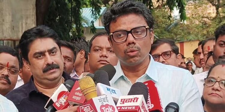 LIVE : दत्ता दळवी यांना जेल की बेल? मुलुंड कोर्टात काय घडलं? आमदार सुनील राऊत पाहा लाईव्ह