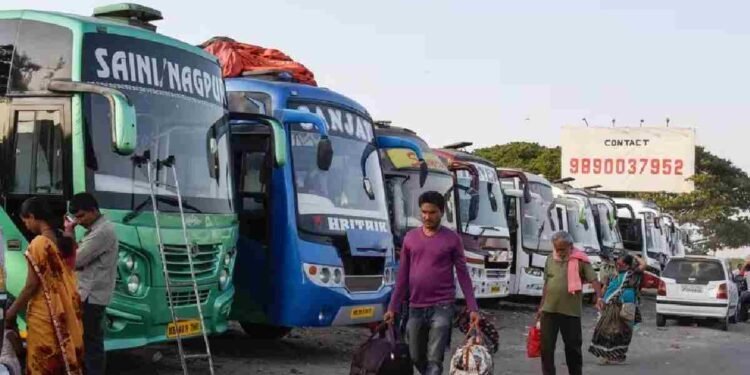 खासगी बसचे अव्वाच्या सव्वा तिकीट? तक्रारीसाठी ‘व्हॉट्सअॅप हेल्पलाइन’; तक्रार कशी करणार?