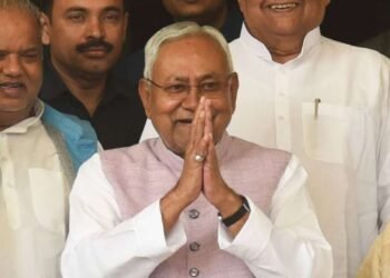 बिहार : मुख्यमंत्र्यांनी मागितली हात जोडून माफी