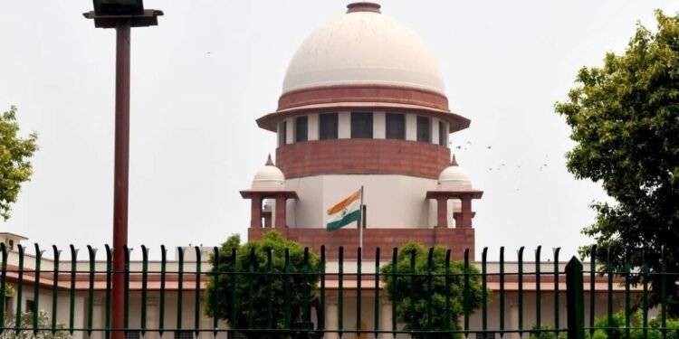 केरळच्या राज्यपालांसह केंद्राला सुप्रीम कोर्टाची नोटीस