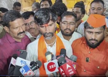 LIVE : पुण्यात जाहीर सभा नंतर मनोज जारांगे पाटील श्रीमंत दगडूशेठ गणपती चरणी पाहा लाइव्ह