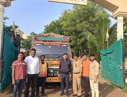 सोलापुरातील गोरक्षकांनी जीव घेणे हल्ले झेलत ५८ गोवंशांचे प्राण वाचवले….