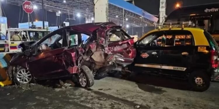 वांद्रे-वरळी सी लिंकवर भरधाव कारची सहा वाहनांना धडक, तिघांचा जागीच मृत्यू