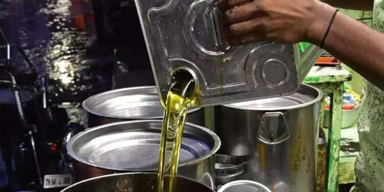 महागाईपासून आणखी मोठा दिलासा! खाद्यतेलासंदर्भात सरकारचा निर्णय; आता चमचमीत खा अन् मस्त राहा!