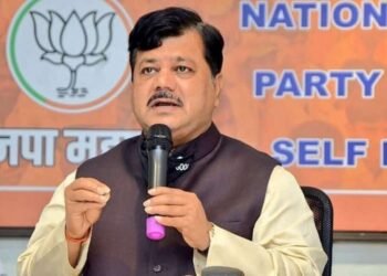 विधानसभा मतमोजणीत सुरुवातीच्या कलांमध्ये भाजपची आघाडी… भाजप नेते प्रवीण दरेकर LIVE