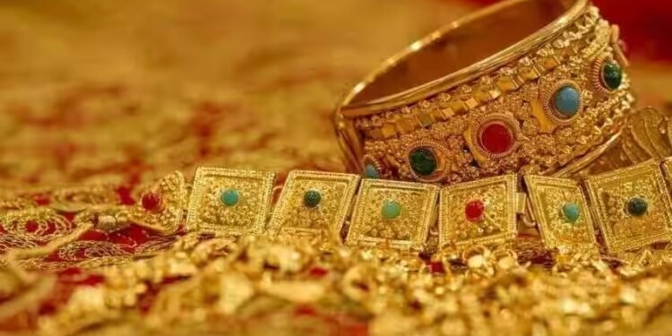 दोन महिन्यांत सोन्याच्या दरात सुमारे साडेतीन हजार रुपयांची वाढ झाली.