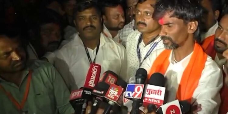 गुन्हे मागे न घेतल्यास २४ तारखेनंतर मराठा समाज काय असतो ते दाखवून देऊ : मनोज जरांगे पाटील