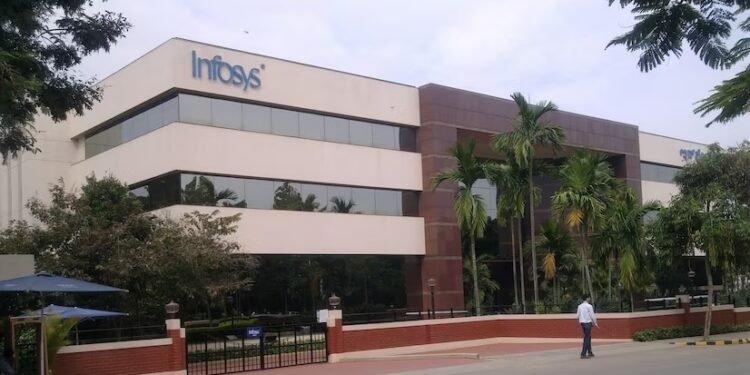 वर्ष सरताना इन्फोसिसला मोठा झटका; तब्बल १२,५०० कोटींचा करार मोडला, ३ महिन्यांत दुसरा धक्का