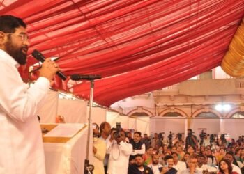 विविध योजना लाभार्थ्यांपर्यंत पोहचविण्यात महाराष्ट्र एक नंबर येण्यासाठी प्रयत्न करा, असे निर्देश मुख्यमंत्री एकनाथ शिंदे यांनी यावेळी दिले.