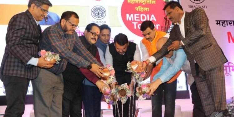 ‘मीडिया टॉवर’ गृहनिर्माण प्रकल्पाचे उपमुख्यमंत्री फडणवीस यांच्या हस्ते भूमिपूजन