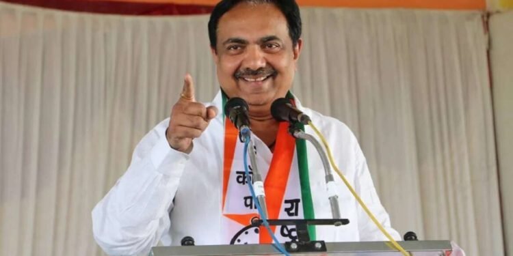 नव्या मुख्यमंत्र्यांच्या चर्चेमुळे अधिकारीही आता एकनाथ शिंदेंचं ऐकत नाहीत; जयंत पाटलांची टोलेबाजी