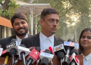 शिवसेना पक्षाच्या घटनेवरून वकील महेश जेठमलानी आक्रमक… आमदार अपात्रता प्रकरणी आजच्या सुनावणीत काय झालं? पाहा LIVE