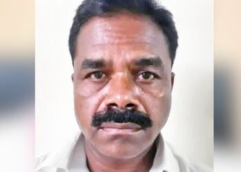 अबब! सेवानिवृत्त शिक्षणाधिकाऱ्याच्या घरी एसीबी धडकलं, ८३ लाखांची रोकड जप्त, दाम्पत्यावर गुन्हा