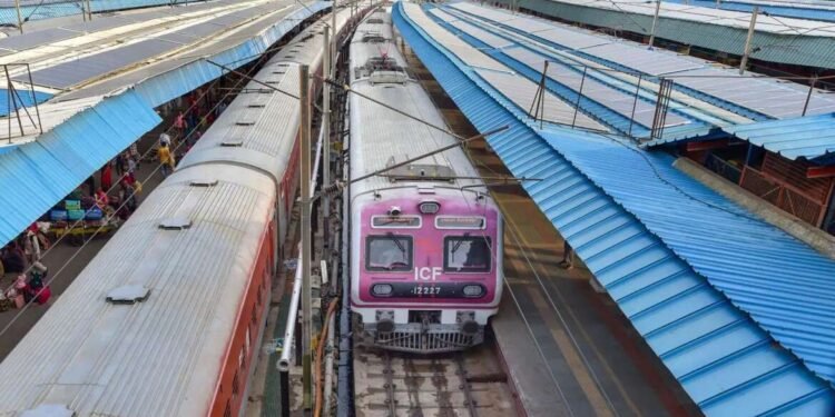 महापरिनिर्वाण दिनासाठी वाहतूक सज्ज; जादा गाड्या सोडणार, रेल्वे आणि बेस्ट प्रशासनाचा मोठा निर्णय