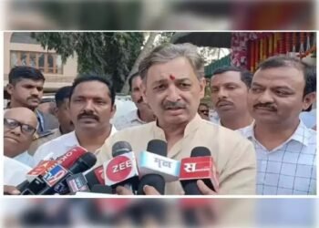 संभाजीराजेंच्या मनात नेमकं काय? लोकसभा निवडणुकीआधी मोठा निर्णय घेण्याची शक्यता, मविआसोबत चर्चा सुरु