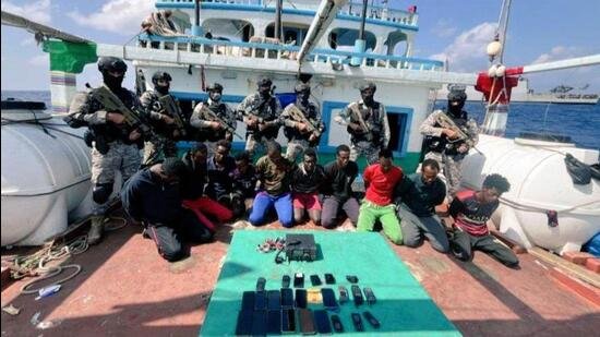 भारतीय नौदलाने उधळून लावले जहाजांच्या अपहरणाचे प्रयत्न