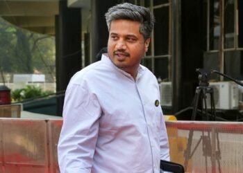 राष्ट्रवादीचे आमदार रोहित पवार ईडी कार्यालयात