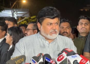 शिंदेंचे आमदार पात्र… ऐतिहासिक निर्णय! विधानभवना बाहेरून LIVE