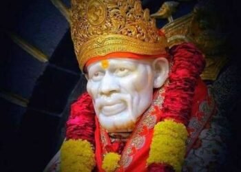 शिर्डीच्या साईबाबांच्या चरणी भक्तांकडून भरभरुन देणगी, साईचरणी १६ कोटींचं दान