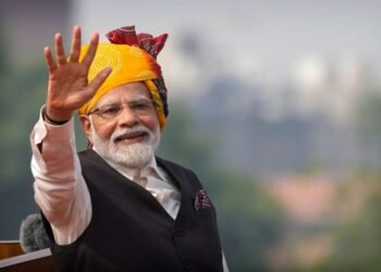 LIVE: PM मोदींनी 75 व्या प्रजासत्ताक दिनानिमित्त राष्ट्रीय समर स्मारक येथे शहिदांना वाहिली श्रद्धांजली