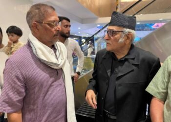 नाना पाटेकर, डॉ. मोहन आगाशे यांनी केले ‘आता वेळ झाली’चे कौतुक