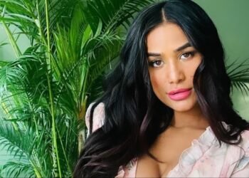 निधनाची अफवा पसरवणं महागात, पूनम पांडेविरोधात पोलिसांकडून FIR दाखल