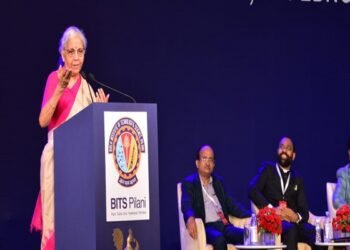 तरुणांना आंतरराष्ट्रीय लवाद क्षेत्रात भारताचे प्रतिनिधित्व वाढवण्याची मोठी संधी – निर्मला सीतारामन