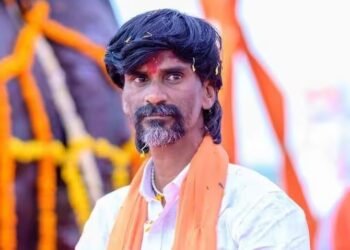 सोलापूर – सकल मराठा समाजाकडून पुढाऱ्यांना पुन्हा गावबंदी