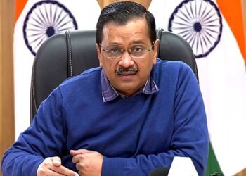 केजरीवालांच्या निकटवर्तींयांवर ईडीची छापेमारी