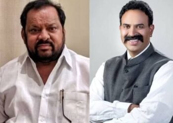 सोलापुरात खा. निंबाळकरांसह शहाजीबापूंची विराट रॅली; लोकसभेचा नारळ फोडला