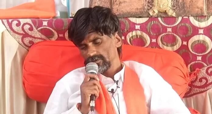 अखेर मनोज जरांगेंनी आमरण उपोषण घेतले मागे