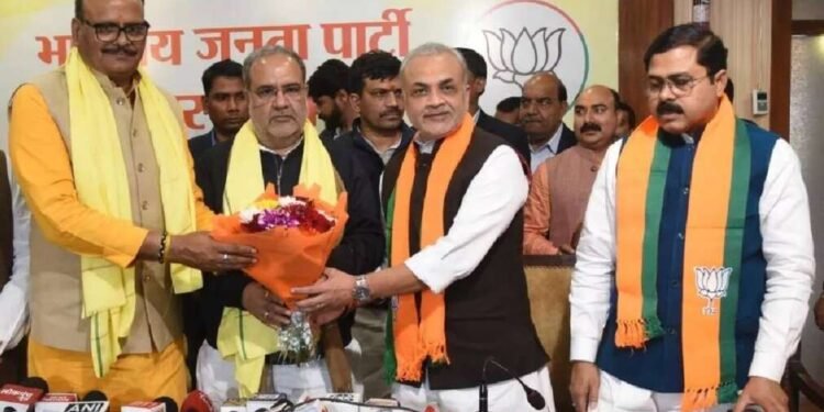 लाल बहादूर शास्त्रींच्या नातवाचा भाजपमध्ये प्रवेश….