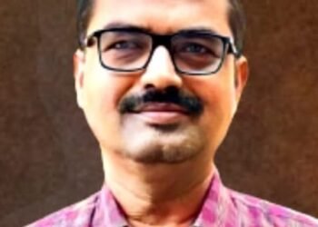 सोलापूर – माध्यमिक शिक्षणाधिकारी ६ दिवसाच्या रजेवर