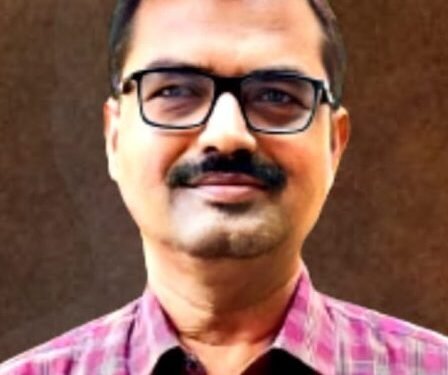 सोलापूर – माध्यमिक शिक्षणाधिकारी ६ दिवसाच्या रजेवर