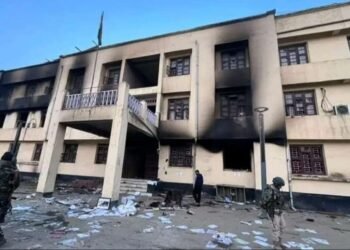 पोलिसावरील कारवाईवरुन मणिपूरमध्ये तणाव, संतप्त जमावाची सुरक्षा दलांशी झटापट; दोघे ठार , ४२ जण जखमी