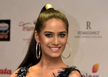 मृत्यूची बातमी म्हणजे नुसता Publicity Stunt, काड्या करणारी पूनम अशी का वागते ?