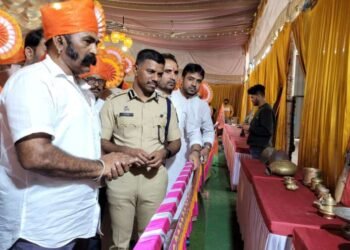 सोलापुरात शिवकालीन शस्त्र पाहण्याची मोठी संधी ; पोलीस आयुक्त राजकुमार म्हणाले, वेरी नाईस !