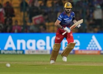 टी-२० क्रिकेटच्या इतिहासातील मोठा विक्रम विराटच्या नावावर, ठरला पहिला भारतीय; एकाच सामन्यात केले दोन मोठे रेकॉर्ड्स