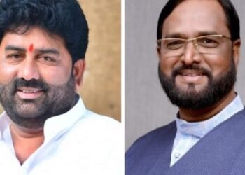 “साबळे दिल्लीतून काय बोलता गल्लीत या” ; काँग्रेसच्या चेतन नरोटे यांनी घेतले शिंगावर