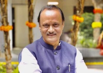 सत्तेत गेलेल्या अजित पवारांच्या अडचणी कायम; पोलिसांकडून दिलासा, पण ईडीपिडा कायम